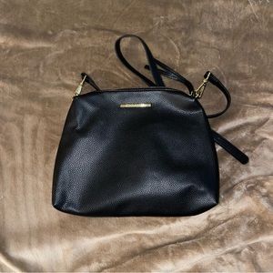 STEVE MADDEN CROSS BODY BAG